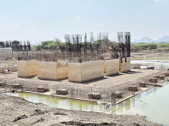 Amaravati : पूंजीगत कार्यों का निरीक्षण करने के लिए आईआईटी विशेषज्ञ जल्द पहुंचेंगे Amaravati : पूंजीगत कार्यों का निरीक्षण करने के लिए आईआईटी विशेषज्ञ जल्द पहुंचेंगे