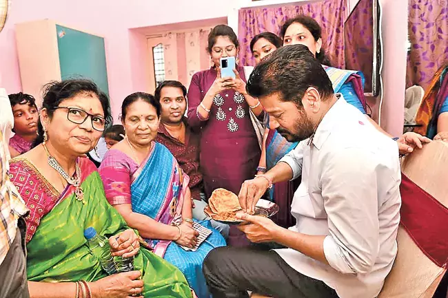 CM Revanth Reddy : बहुत दिन हो गए तुम्हारे हाथ का बना खाना खाए CM Revanth Reddy : बहुत दिन हो गए तुम्हारे हाथ का बना खाना खाए
