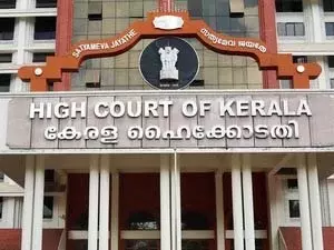 Kerala HC: वायनाड भूस्खलन बैंक डिफॉल्टरों के खिलाफ भड़काऊ कदम न उठाएं Kerala HC: वायनाड भूस्खलन बैंक डिफॉल्टरों के खिलाफ भड़काऊ कदम न उठाएं