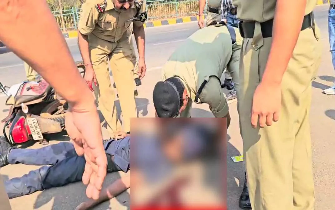 Raipur Breaking: बाइक सवार युवक डिवाइडर से टकराया, हालत नाजुक Raipur Breaking: बाइक सवार युवक डिवाइडर से टकराया, हालत नाजुक