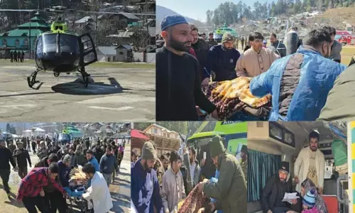 अधिकारियों ने बर्फ से ढके करनाह से गंभीर मरीजों को हवाई मार्ग से निकाला अधिकारियों ने बर्फ से ढके करनाह से गंभीर मरीजों को हवाई मार्ग से निकाला