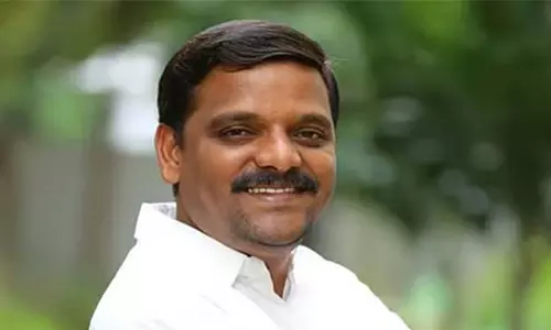 कांग्रेस ने एमएलसी टीनमार मल्लन्ना को निलंबित कर दिया