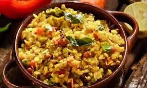 Breakfast: झटपट बनाये कमाल के टेस्टी पोहे