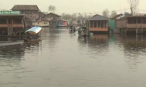 J&K: आयुक्त सचिव ने चल रही पर्यटन परियोजनाओं की समीक्षा की