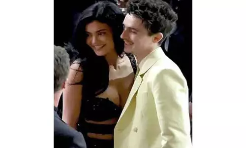 टिमोथी चालमेट, काइली जेनर ने 2025 Oscars में स्टाइलिश अंदाज में जलवा बिखेरा टिमोथी चालमेट, काइली जेनर ने 2025 Oscars में स्टाइलिश अंदाज में जलवा बिखेरा