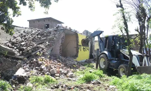 जालंधर में दो तस्करों के घर ध्वस्त