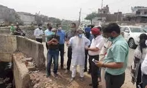 मंत्री, सांसद ने बुद्ध नाला के पुनरुद्धार परियोजना की समीक्षा की मंत्री, सांसद ने बुद्ध नाला के पुनरुद्धार परियोजना की समीक्षा की