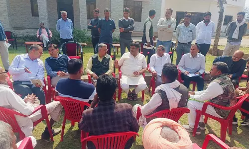 Jaipur: लवकुश वाटिका का निरीक्षण कर रामायण आधारित श्लोक लिखवाने के भी दिए निर्देश Jaipur: लवकुश वाटिका का निरीक्षण कर रामायण आधारित श्लोक लिखवाने के भी दिए निर्देश
