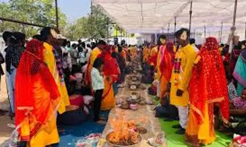 Lakhimpur Kheri: राजेंद्र गिरि स्टेडियम में मुख्यमंत्री सामूहिक विवाह में 333 जोड़ों ने लिए फेरे Lakhimpur Kheri: राजेंद्र गिरि स्टेडियम में मुख्यमंत्री सामूहिक विवाह में 333 जोड़ों ने लिए फेरे