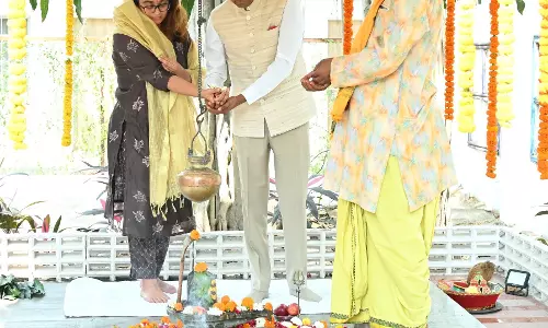बजट 2025 पेश करने से पहले मंत्री ओपी चौधरी ने पूजा अर्चना की बजट 2025 पेश करने से पहले मंत्री ओपी चौधरी ने पूजा अर्चना की