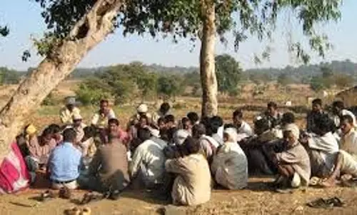 सामाजिक संस्थाओं ने आदिवासियों की हत्या की निंदा की