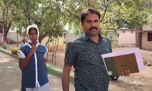 Namakkal: दुर्घटना के बावजूद परीक्षा देने वाला छात्र