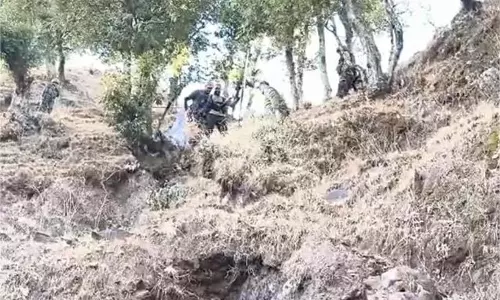 Jammu Kashmir: आतंकवाद के खिलाफ पुलिस सख्त, की बड़ी कार्रवाई