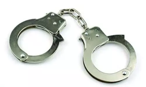 Jalandhar: भतीजी का यौन उत्पीड़न करने के आरोप में एक व्यक्ति पर मामला दर्ज Jalandhar: भतीजी का यौन उत्पीड़न करने के आरोप में एक व्यक्ति पर मामला दर्ज