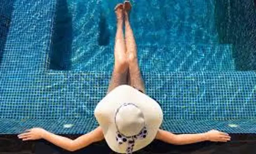 Lifestyle: पीरियड्स में भी ऐसे करे स्विमिंग, अब 1 चीज से नहीं होगा लीकेज का डर Lifestyle: पीरियड्स में भी ऐसे करे स्विमिंग, अब 1 चीज से नहीं होगा लीकेज का डर