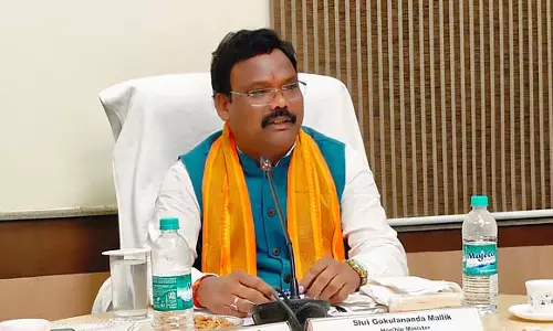 Odisha के मंत्री ने मलकानगिरी का दौरा किया, छात्राओं की सुरक्षा पर जोर दिया