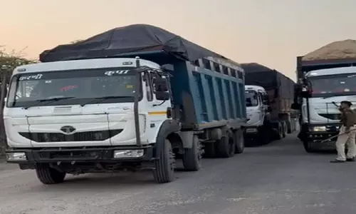 Asalpur में बजरी का अवैध परिवहन करते बिना नंबर के 2 डंपर और 1 ट्रेलर को जब्त Asalpur में बजरी का अवैध परिवहन करते बिना नंबर के 2 डंपर और 1 ट्रेलर को जब्त