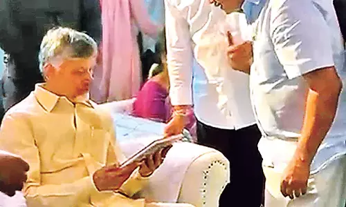 Andhra: राशन डीलरों की समस्याओं के संबंध में मुख्यमंत्री से अनुरोध