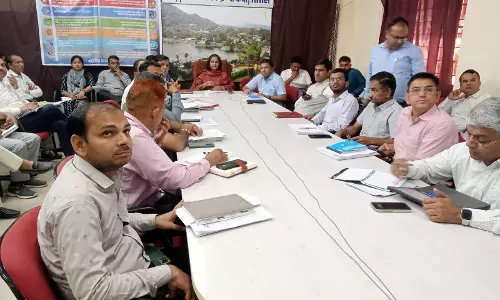 Sirohi: जिला कलेक्टर की अध्यक्षता में साप्ताहिक समीक्षा बैठक आयोजित Sirohi: जिला कलेक्टर की अध्यक्षता में साप्ताहिक समीक्षा बैठक आयोजित