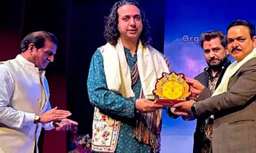 Abhay Rustam सोपोरी को स्वर श्री सम्मान 2025 से सम्मानित किया गया