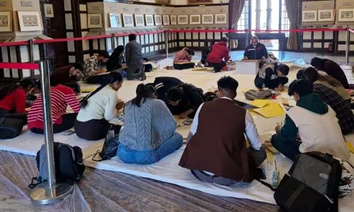 Jammu: अमर महल संग्रहालय ने कला शिविर का आयोजन किया