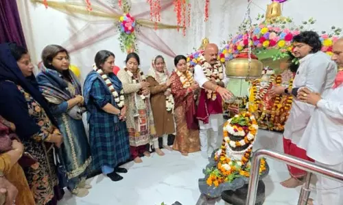 Jammu: युद्धवीर-प्रिया भगवत गीता सप्ताह में शामिल हुए Jammu: युद्धवीर-प्रिया भगवत गीता सप्ताह में शामिल हुए