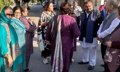 MLA विक्रम रंधावा-रितिका त्रेहन ने बाहु विधानसभा क्षेत्र के वार्ड नंबर 20 का दौरा किया