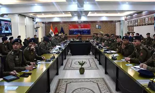 जम्मू-कश्मीर के DGP ने अपराध एवं सुरक्षा समीक्षा बैठक की अध्यक्षता की जम्मू-कश्मीर के DGP ने अपराध एवं सुरक्षा समीक्षा बैठक की अध्यक्षता की