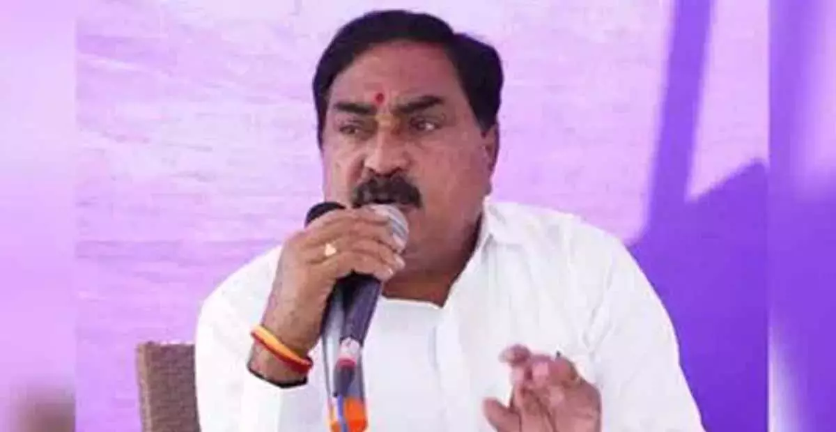 पूर्व मंत्री एर्राबेली ने मंत्री उत्तम से बाढ़ पीड़ितों की सहायता करने का आग्रह किया पूर्व मंत्री एर्राबेली ने मंत्री उत्तम से बाढ़ पीड़ितों की सहायता करने का आग्रह किया