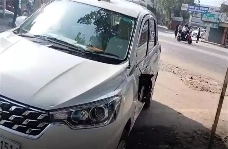 Haryana Accident: डीएसपी की कार को प्राइवेट बस ने मारी टक्कर, वाहन क्षतिग्रस्त Haryana Accident: डीएसपी की कार को प्राइवेट बस ने मारी टक्कर, वाहन क्षतिग्रस्त