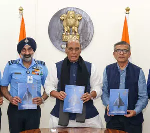 वायुसेना की क्षमता बढ़ाने के लिए निजी क्षेत्र के साथ मिलकर काम करने की सिफारिश वायुसेना की क्षमता बढ़ाने के लिए निजी क्षेत्र के साथ मिलकर काम करने की सिफारिश