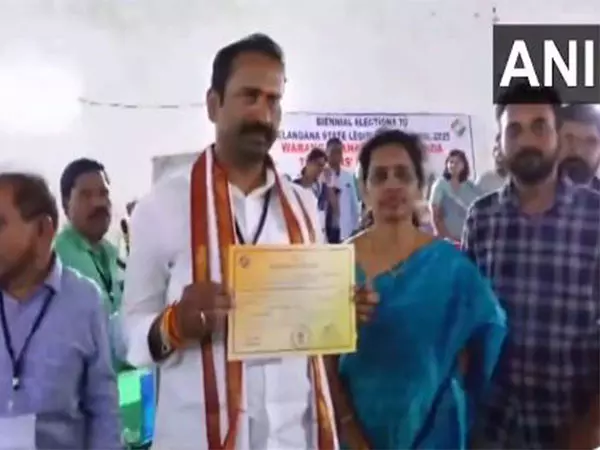 वारंगल-खम्मम-नलगोंडा शिक्षक MLC चुनाव में निर्दलीय उम्मीदवार श्रीपाल रेड्डी पिंगिली ने जीत दर्ज की वारंगल-खम्मम-नलगोंडा शिक्षक MLC चुनाव में निर्दलीय उम्मीदवार श्रीपाल रेड्डी पिंगिली ने जीत दर्ज की