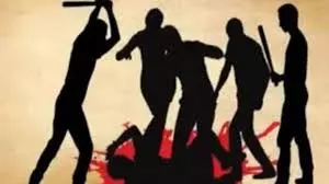 Up News: घर के सामने खड़े होने का किया था विरोध, गुस्साए युवकों ने लाठी-डंडों से किया हमला Up News: घर के सामने खड़े होने का किया था विरोध, गुस्साए युवकों ने लाठी-डंडों से किया हमला