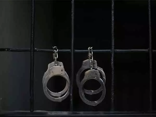 भारत ने UAE में फांसी की सजा पाए भारतीय नागरिक को हर संभव कानूनी सहायता प्रदान की: विदेश मंत्रालय भारत ने UAE में फांसी की सजा पाए भारतीय नागरिक को हर संभव कानूनी सहायता प्रदान की: विदेश मंत्रालय