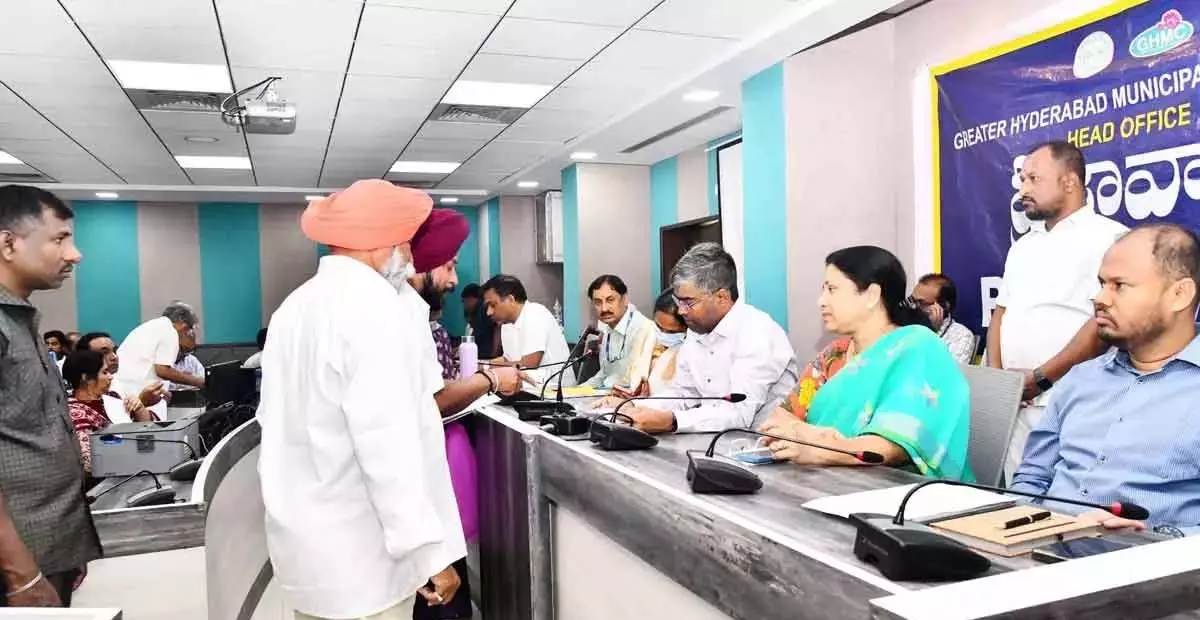 Telangana: बलदिया प्रमुख ने नागरिक शिकायतों के त्वरित निवारण पर जोर दिया Telangana: बलदिया प्रमुख ने नागरिक शिकायतों के त्वरित निवारण पर जोर दिया