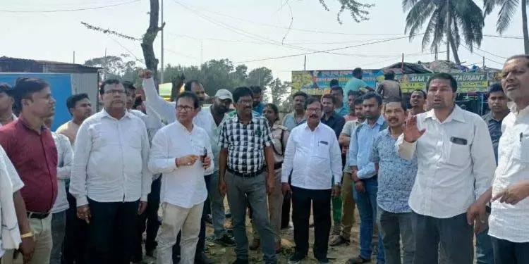 सीमावर्ती निवासियों ने बंगाल में अतिक्रमण की कोशिश को विफल किया सीमावर्ती निवासियों ने बंगाल में अतिक्रमण की कोशिश को विफल किया