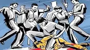 Fatehpur: प्रताप नगर झाल तिराहे पर मारपीट का वीडियो वायरल हुआ Fatehpur: प्रताप नगर झाल तिराहे पर मारपीट का वीडियो वायरल हुआ