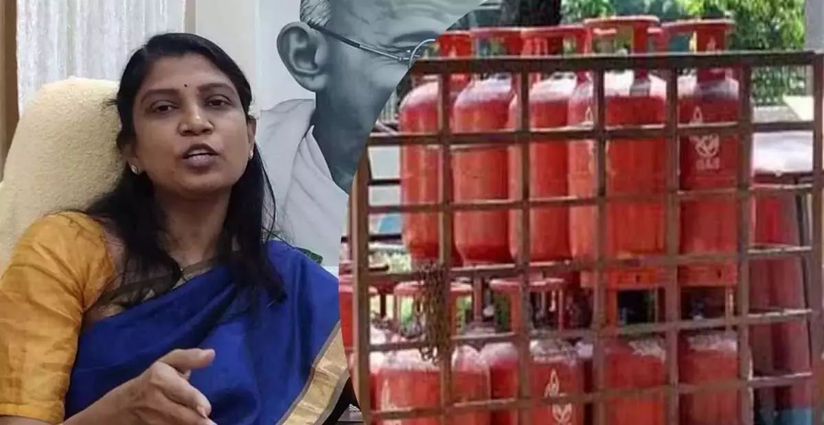 Andhra: कलेक्टर ने एलपीजी सिलेंडर समय पर उपलब्ध कराने के निर्देश दिए Andhra: कलेक्टर ने एलपीजी सिलेंडर समय पर उपलब्ध कराने के निर्देश दिए