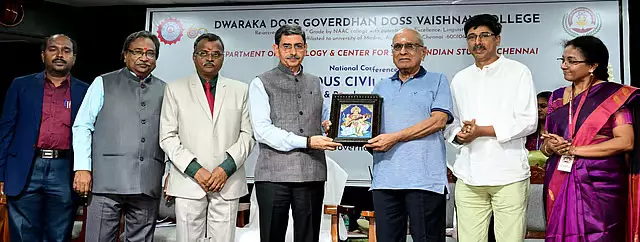 तमिलनाडु में आर्यों के बारे में झूठा प्रचार हो रहा है: Governor R.N. Ravi तमिलनाडु में आर्यों के बारे में झूठा प्रचार हो रहा है: Governor R.N. Ravi