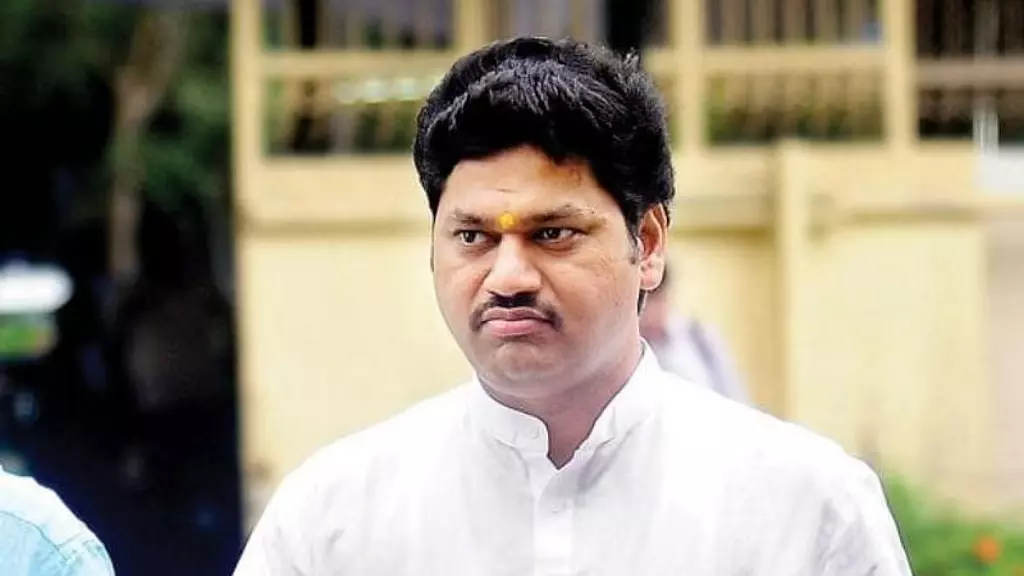 Murder case: महाराष्ट्र के मंत्री ने इस्तीफा दिया Murder case: महाराष्ट्र के मंत्री ने इस्तीफा दिया