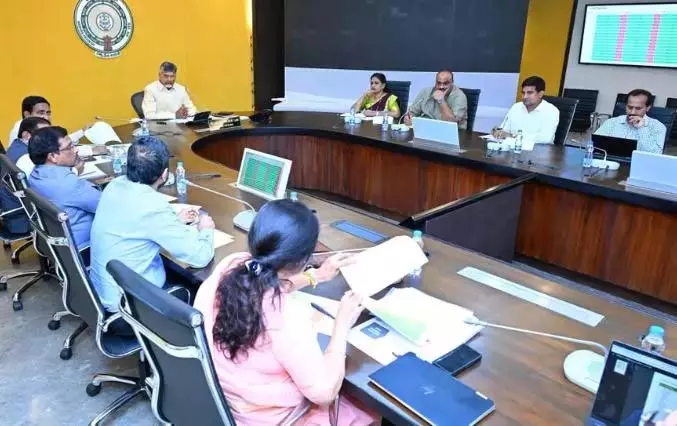 मुख्यमंत्री नायडू ने AP के लिए पूर्ण डिजिटल साक्षरता की वकालत की मुख्यमंत्री नायडू ने AP के लिए पूर्ण डिजिटल साक्षरता की वकालत की
