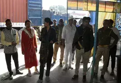 Moradabad: मंडी सभापति व सिटी मजिस्ट्रेट किंशुक श्रीवास्तव ने मंडी समिति का औचक निरीक्षण किया Moradabad: मंडी सभापति व सिटी मजिस्ट्रेट किंशुक श्रीवास्तव ने मंडी समिति का औचक निरीक्षण किया