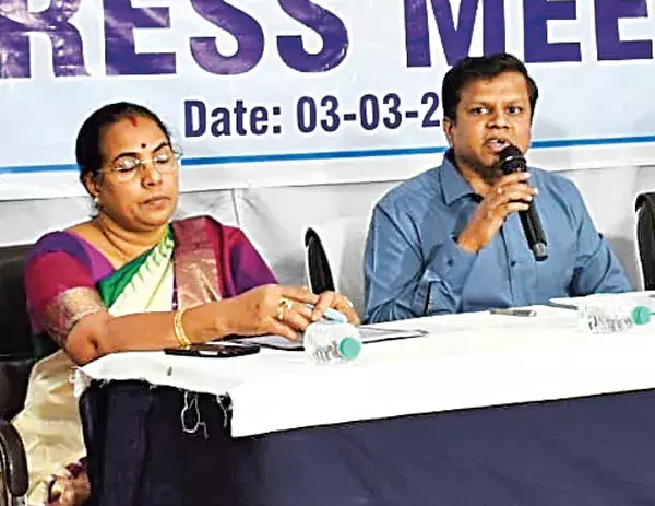 Inter exam: पांच मिनट की देरी भी जायज Inter exam: पांच मिनट की देरी भी जायज