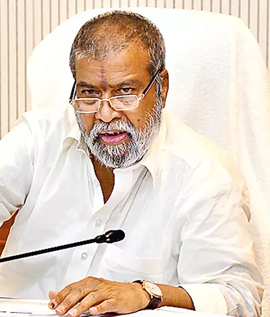 अस्पतालों का तेजी से निर्माण कार्य की समीक्षा बैठक की : स्वास्थ्य मंत्री अस्पतालों का तेजी से निर्माण कार्य की समीक्षा बैठक की : स्वास्थ्य मंत्री