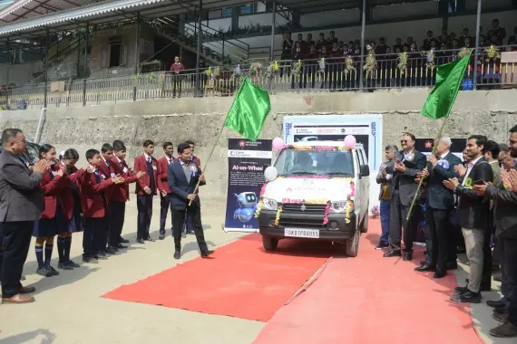 अहोपुल किशन स्कूल में ‘एआई ऑन व्हील्स’ कार्यक्रम का शुभारंभ अहोपुल किशन स्कूल में ‘एआई ऑन व्हील्स’ कार्यक्रम का शुभारंभ