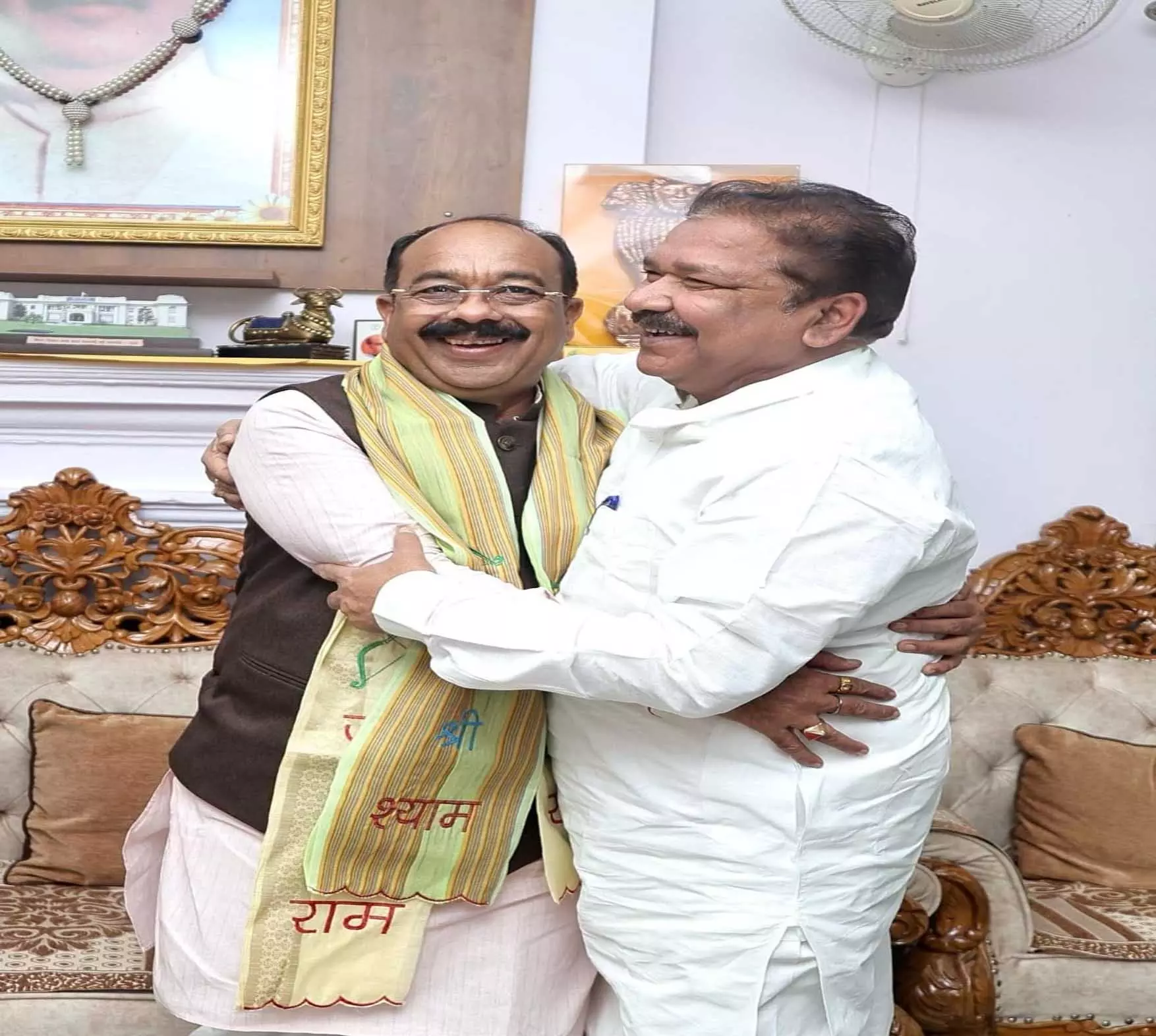बिहार के नए प्रदेश अध्यक्ष बने दिलीप जायसवाल, अरुण साव ने दी बधाई बिहार के नए प्रदेश अध्यक्ष बने दिलीप जायसवाल, अरुण साव ने दी बधाई
