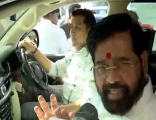 अबू आज़मी को सदन से निलंबित करने की हमारी मांग सामने रखें: महाराष्ट्र के उपमुख्यमंत्री एकनाथ शिंदे अबू आज़मी को सदन से निलंबित करने की हमारी मांग सामने रखें: महाराष्ट्र के उपमुख्यमंत्री एकनाथ शिंदे