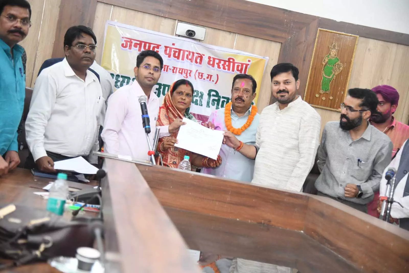 धरसीवां जनपद पंचायत की नई अध्यक्ष बनी शकुंतला सेन धरसीवां जनपद पंचायत की नई अध्यक्ष बनी शकुंतला सेन