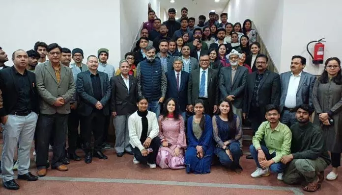 SMVDU में ‘बीजगणित, टोपोलॉजी और अनुप्रयोग-2025’ पर सम्मेलन शुरू SMVDU में ‘बीजगणित, टोपोलॉजी और अनुप्रयोग-2025’ पर सम्मेलन शुरू