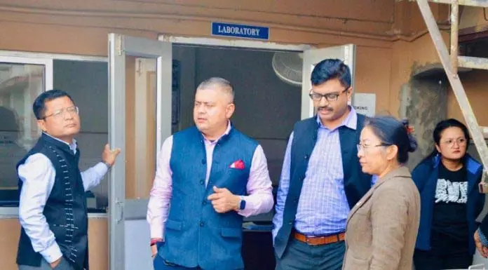 Jammu: अमित शर्मा ने मुल्को मुख्यालय का दौरा किया Jammu: अमित शर्मा ने मुल्को मुख्यालय का दौरा किया